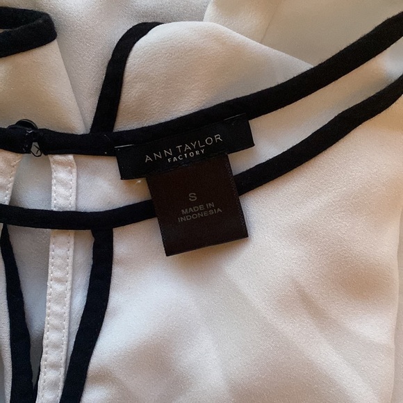 Ann Taylor Factory, white and black blouse, size S - Picture 3 of 3